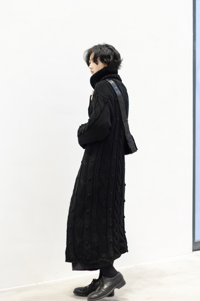 黒のロングカーディガン「Quiet Please」 黒のロングカーディガン